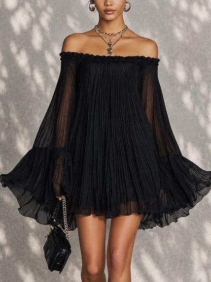 Zaira | Minivestido negro con mangas acampanadas