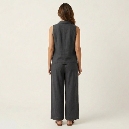 Twiila | Top cruzado y pantalones anchos