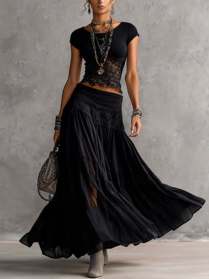 Ginebra · Conjunto top transparente con paneles de encaje negro y una falda larga plisada